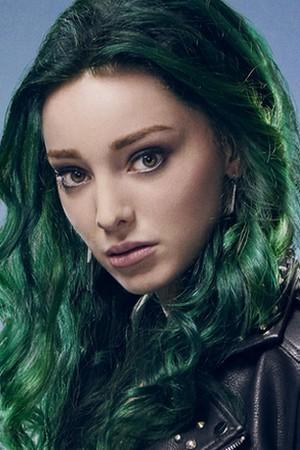 Profile picture of Emma Dumont